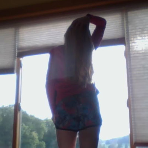 Meet your Posher, Isabelle - Picture 1 of 1